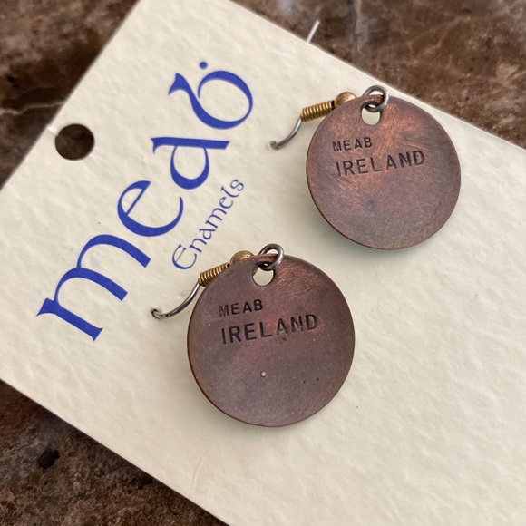 Meab Enamels pierced earrings w/ card, purchased in Ireland, NEW worn 1x - Picture 2 of 8